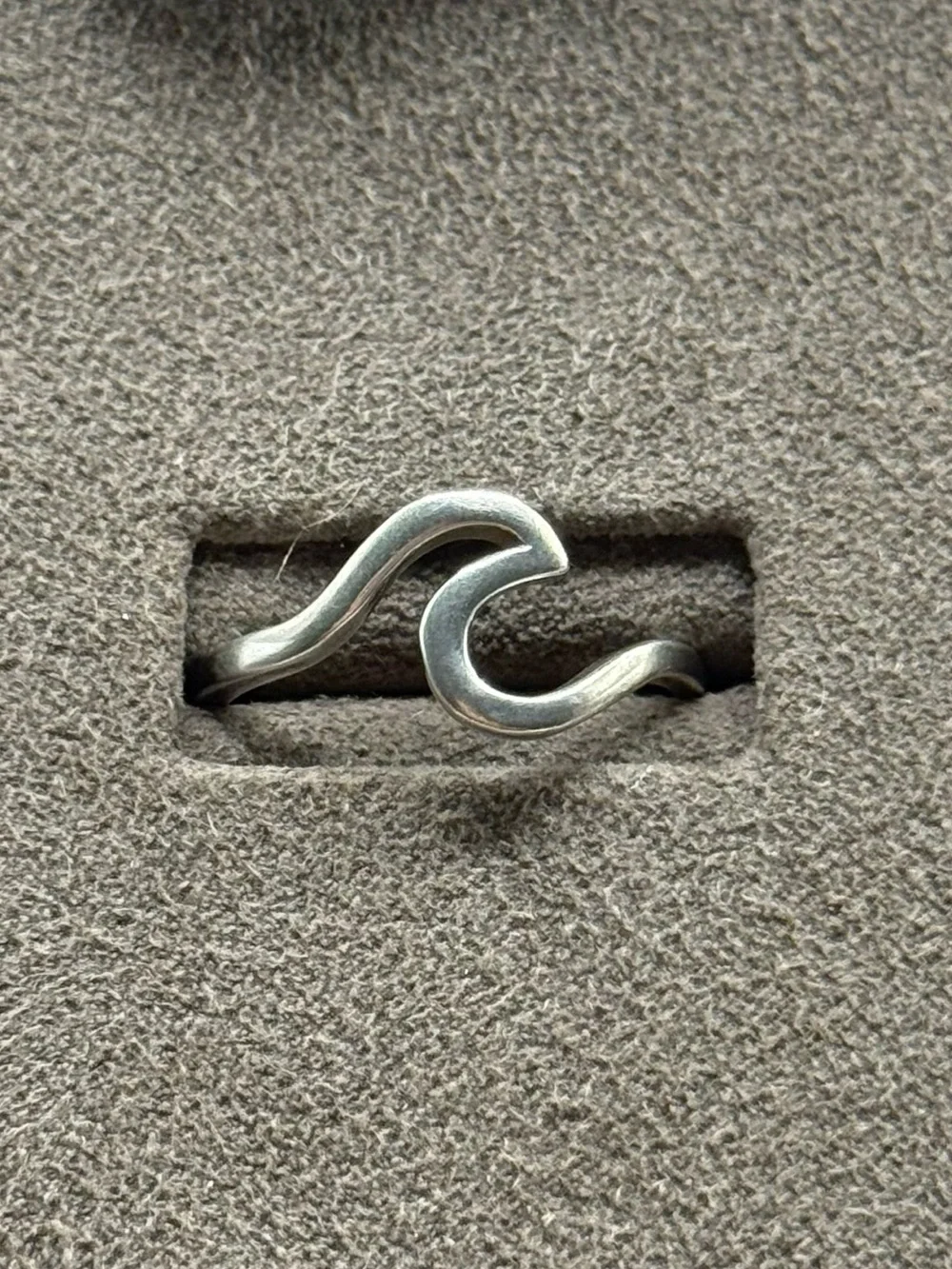 Silver Wave Ring - women Minimalist Band